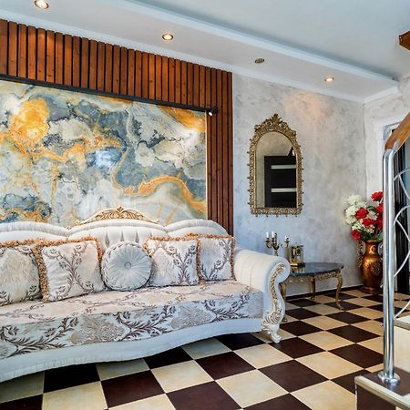 Luxurious Villa With Lush Garden And Huge Terrace Near Herastrau Park 布加勒斯特 外观 照片