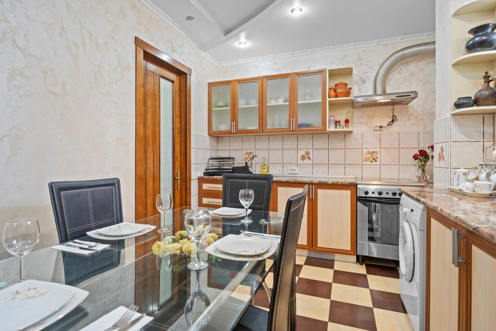 Luxurious Villa With Lush Garden And Huge Terrace Near Herastrau Park 布加勒斯特 外观 照片