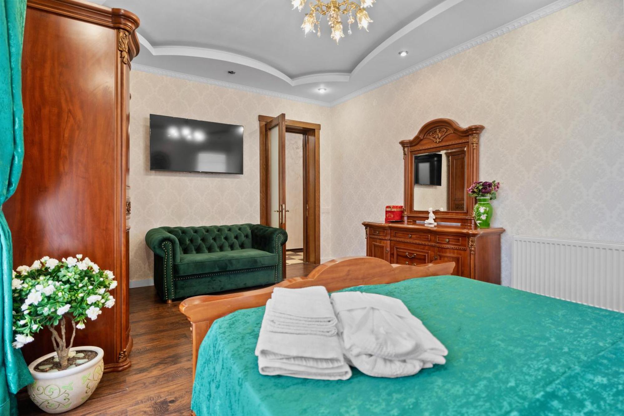 Luxurious Villa With Lush Garden And Huge Terrace Near Herastrau Park 布加勒斯特 外观 照片