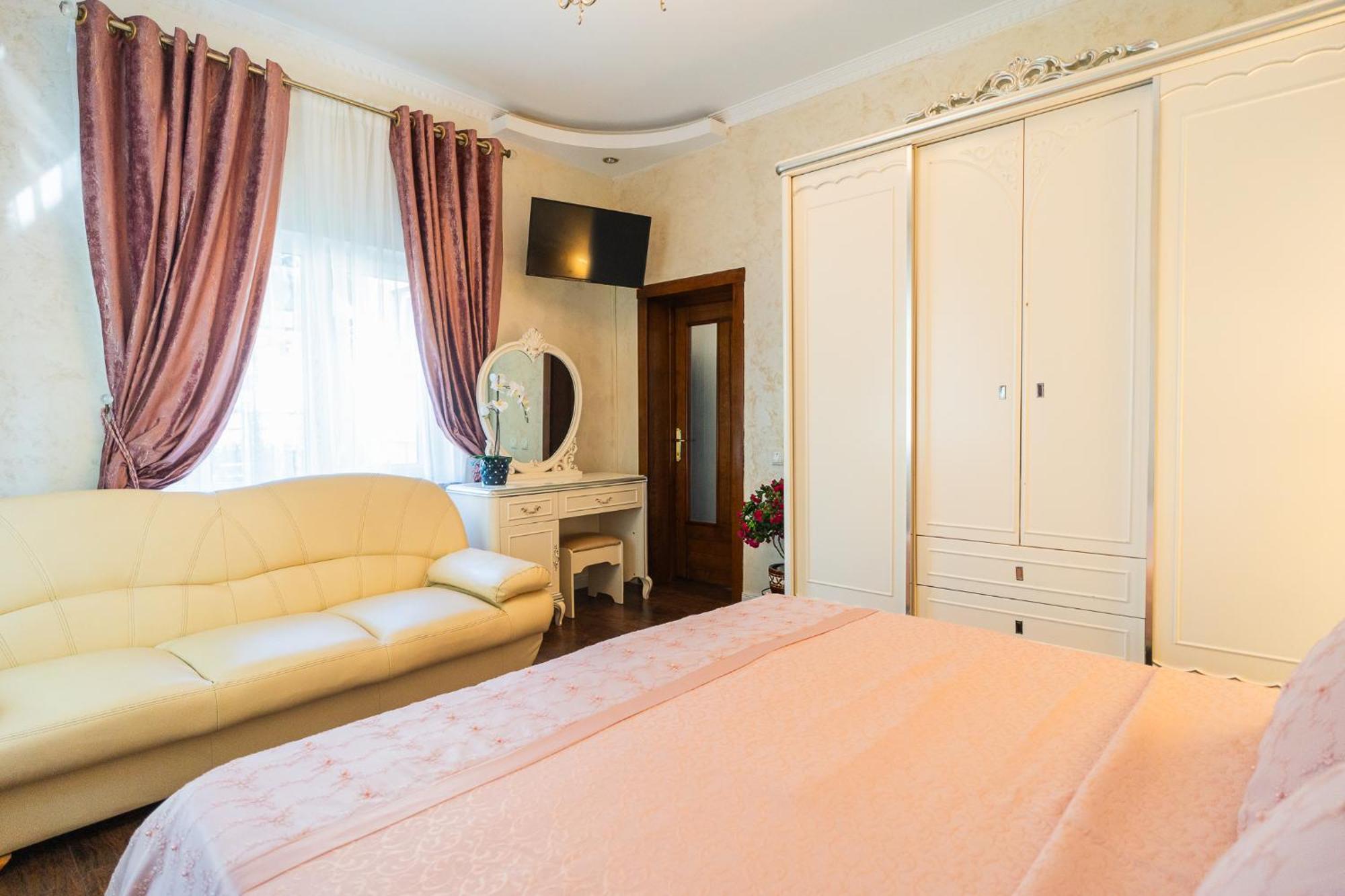 Luxurious Villa With Lush Garden And Huge Terrace Near Herastrau Park 布加勒斯特 外观 照片