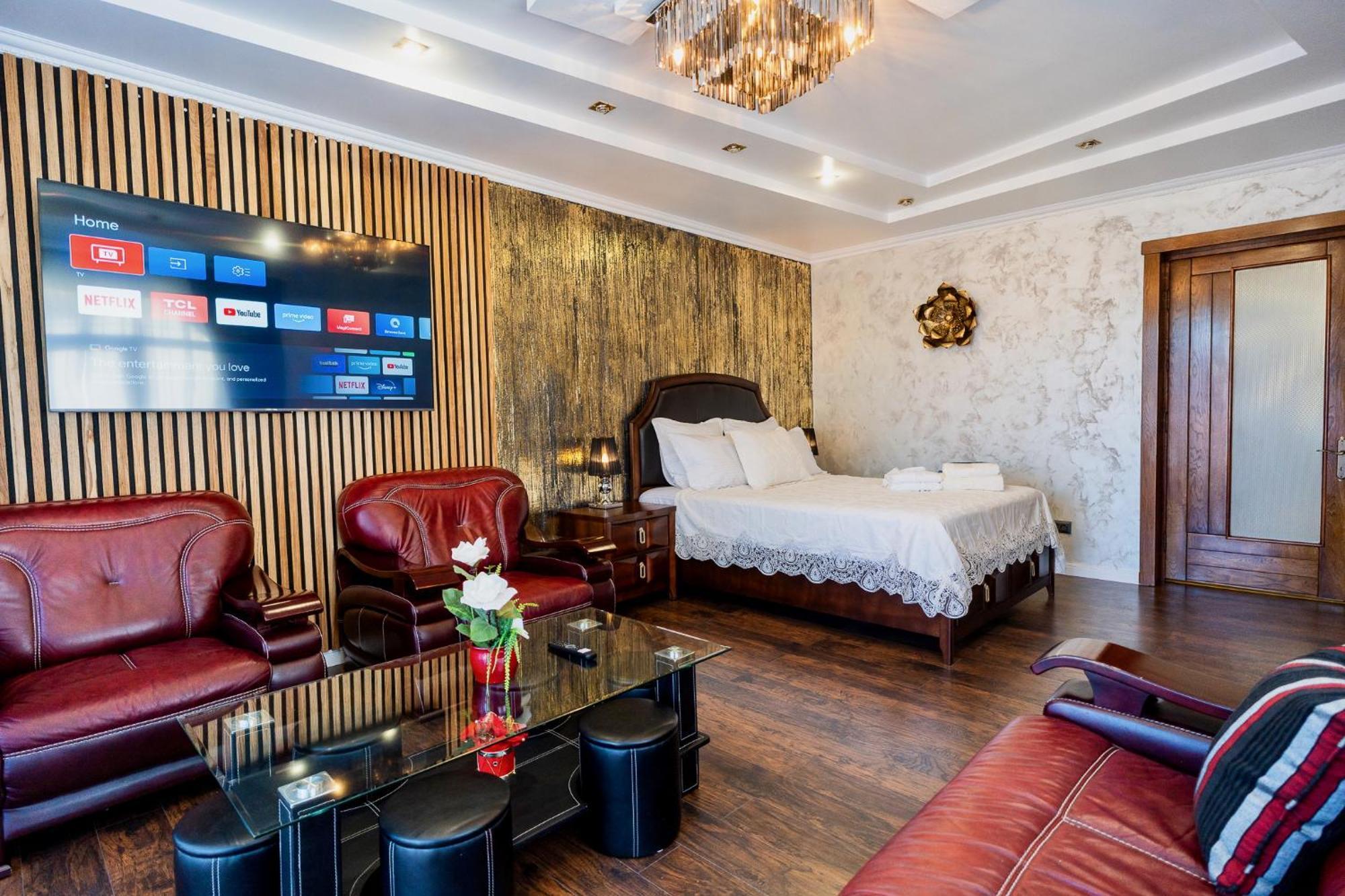 Luxurious Villa With Lush Garden And Huge Terrace Near Herastrau Park 布加勒斯特 外观 照片