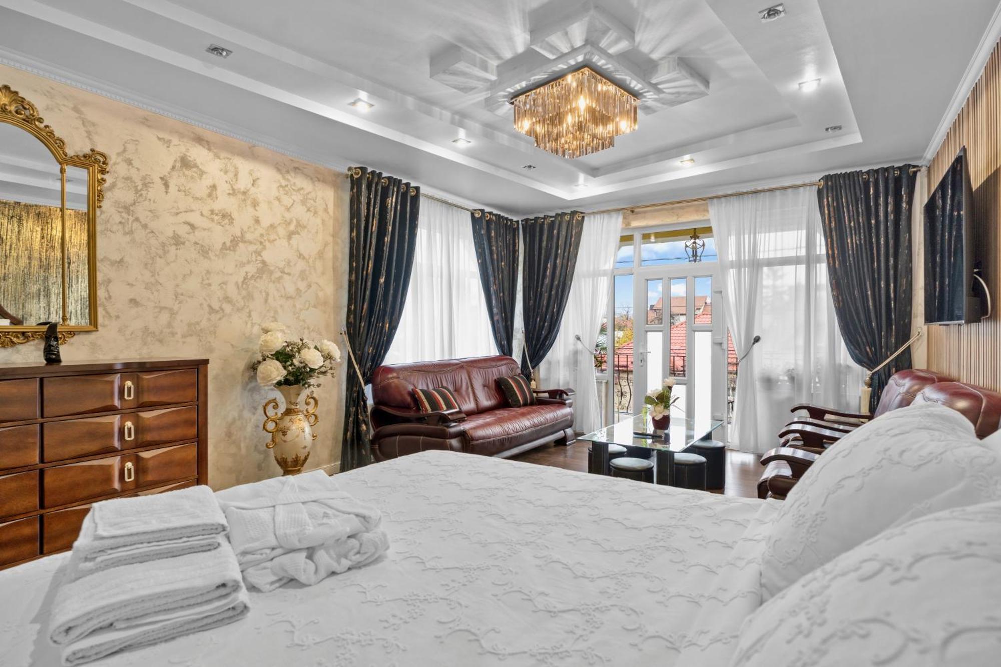 Luxurious Villa With Lush Garden And Huge Terrace Near Herastrau Park 布加勒斯特 外观 照片
